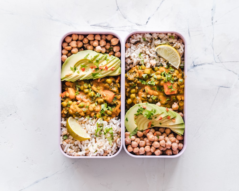 Cocina equilibrada con ingredientes frescos